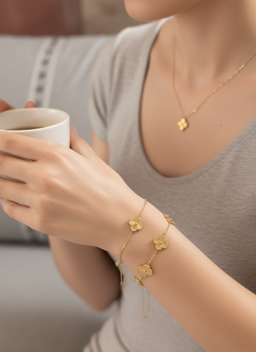Gold Clover Jewelry Set