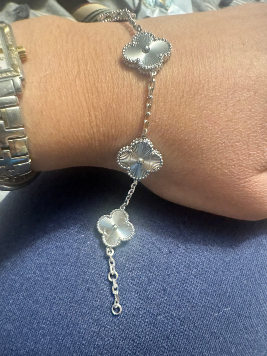 Silver Clover Radiance Bracelet